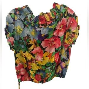 K O E L crop top draw string cinch. Ruffle sleeves and neck. Size S and M